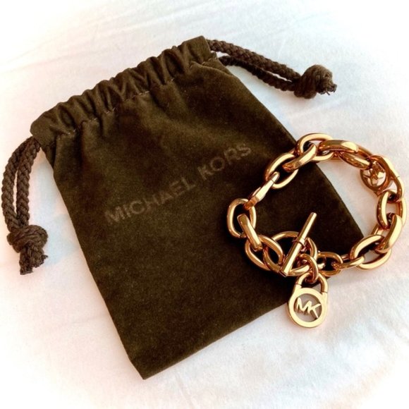 Michael Kors Heritage Toggle Lock Logo Bracelet - Picture 2 of 4